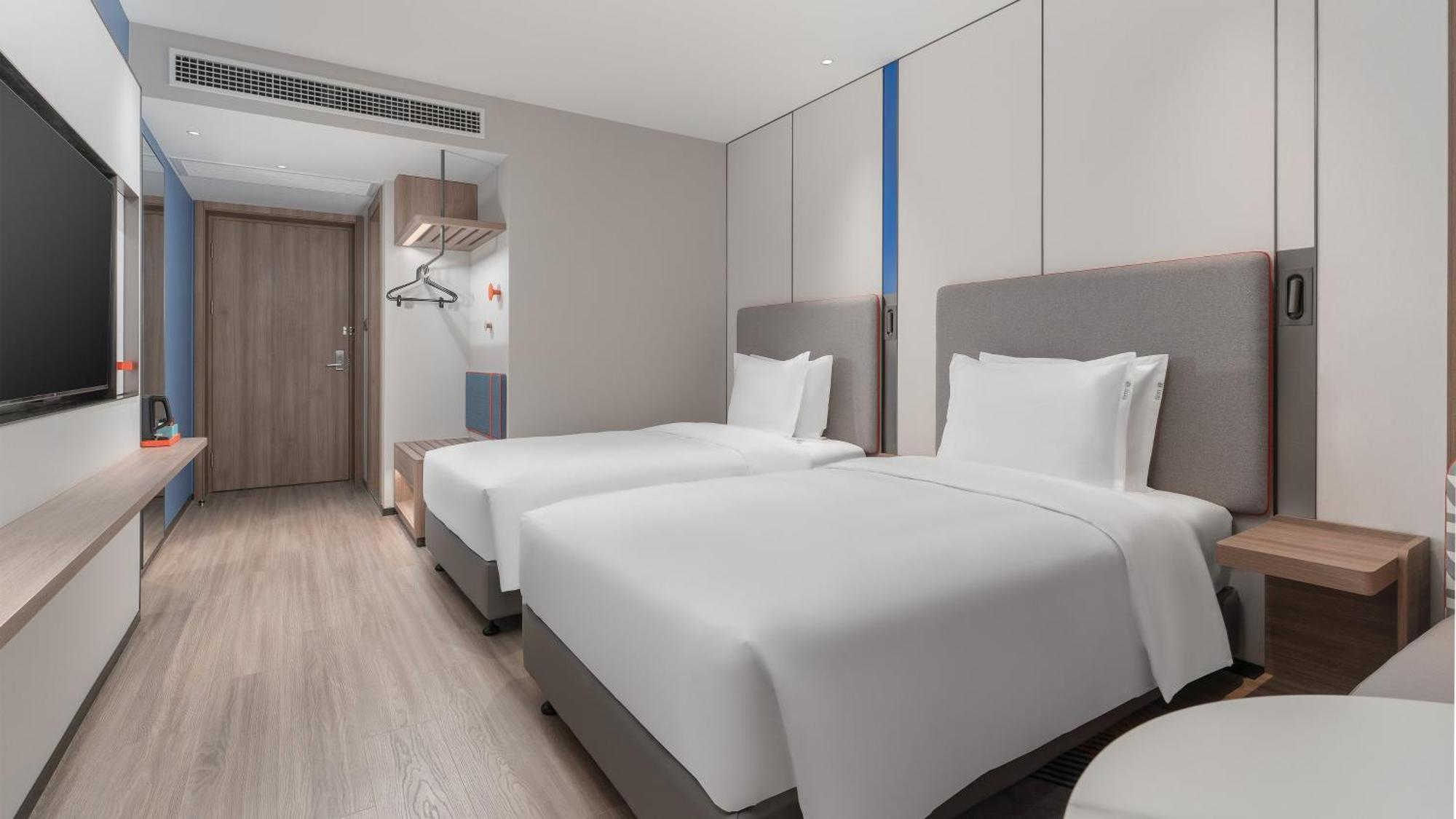 Holiday Inn Express Qingdao Shibei By Ihg Εξωτερικό φωτογραφία