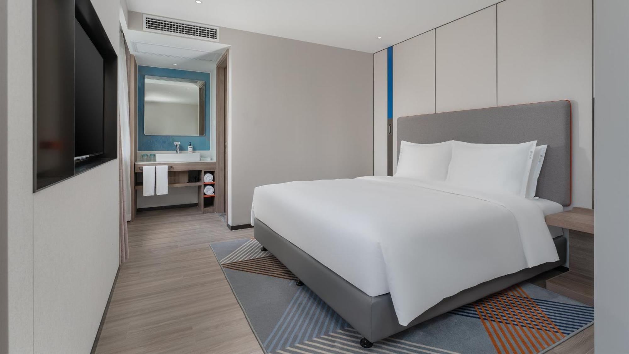 Holiday Inn Express Qingdao Shibei By Ihg Εξωτερικό φωτογραφία