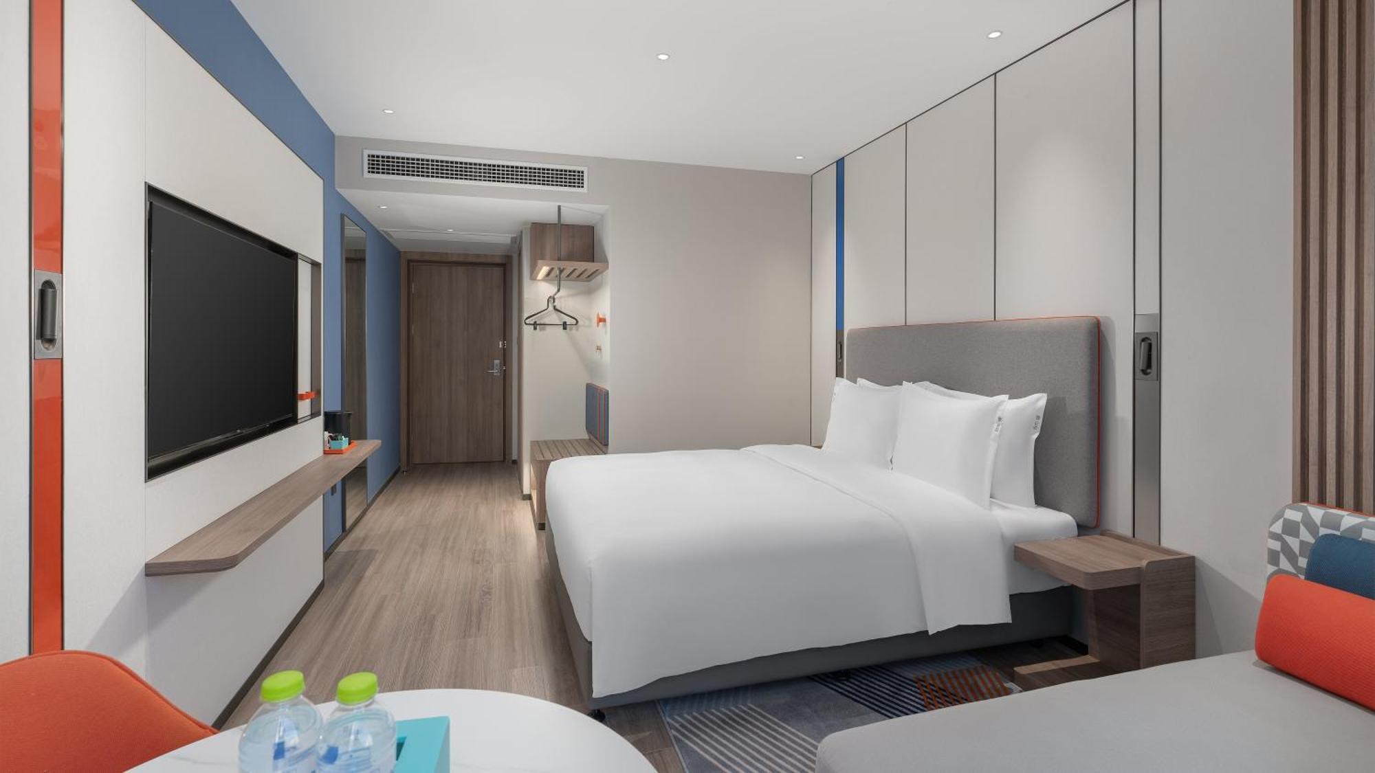 Holiday Inn Express Qingdao Shibei By Ihg Εξωτερικό φωτογραφία
