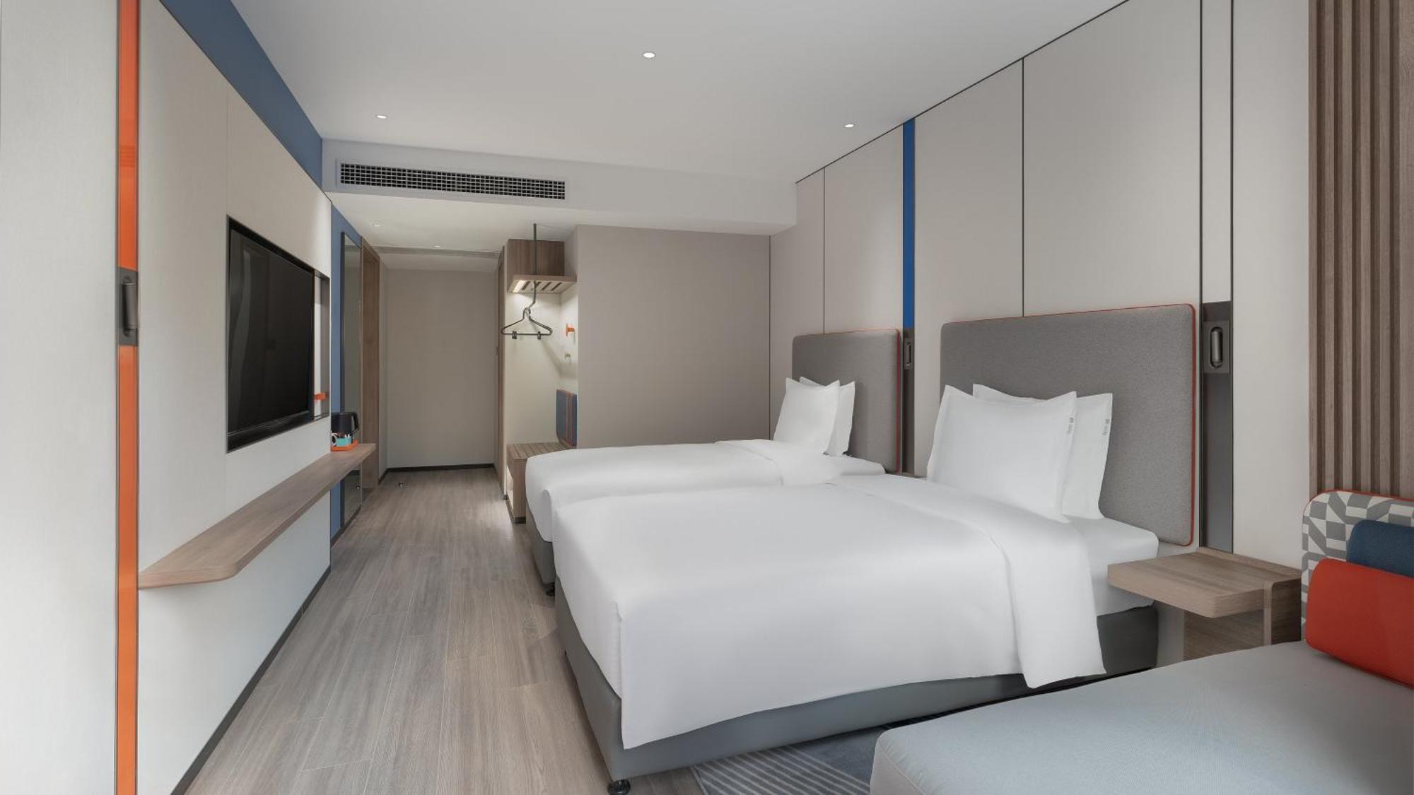 Holiday Inn Express Qingdao Shibei By Ihg Εξωτερικό φωτογραφία