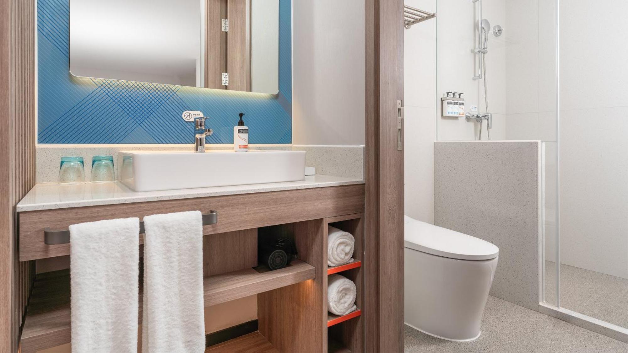 Holiday Inn Express Qingdao Shibei By Ihg Εξωτερικό φωτογραφία