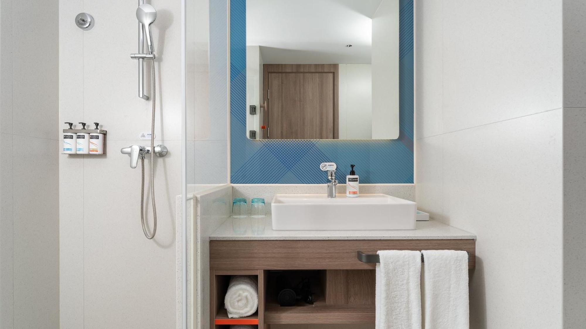 Holiday Inn Express Qingdao Shibei By Ihg Εξωτερικό φωτογραφία