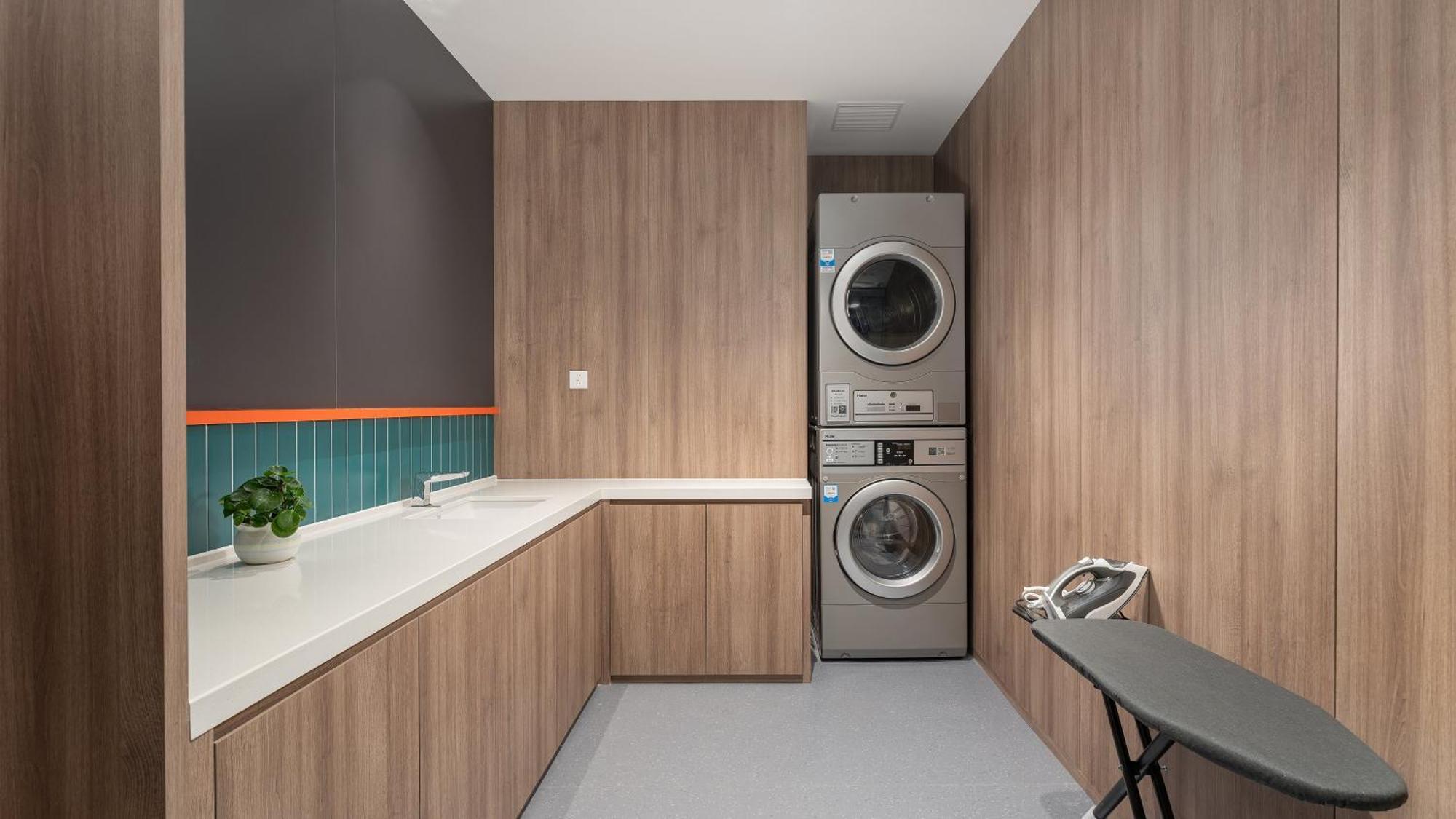 Holiday Inn Express Qingdao Shibei By Ihg Εξωτερικό φωτογραφία